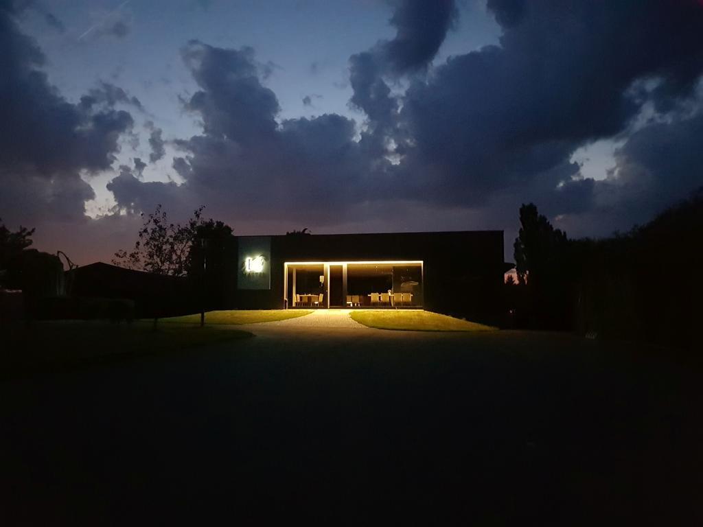 Hotel Master Horse Club -